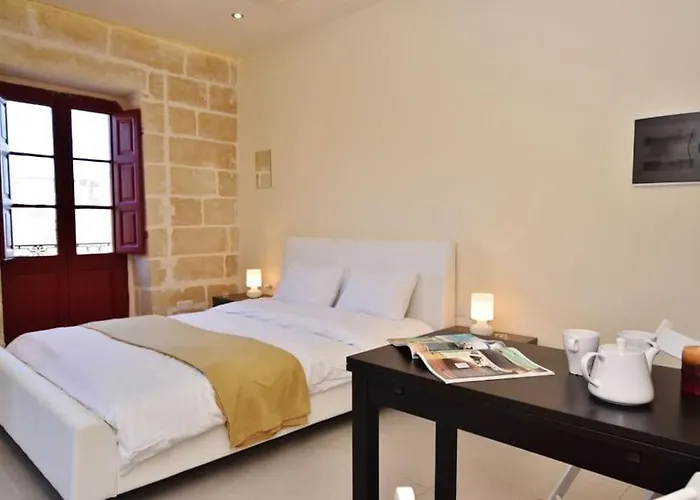 Lucky Star 202 By Vallettastay